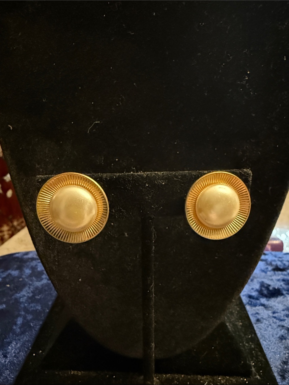 Vintage 1960s gold filled HG earrings with faux Pearl insert screw back